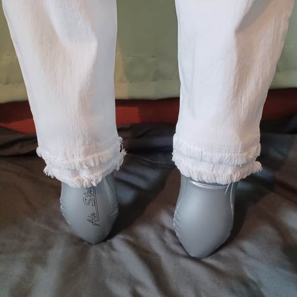 🍒 LOFT White Straight Leg Jeans Classic Style - Picture 5 of 9